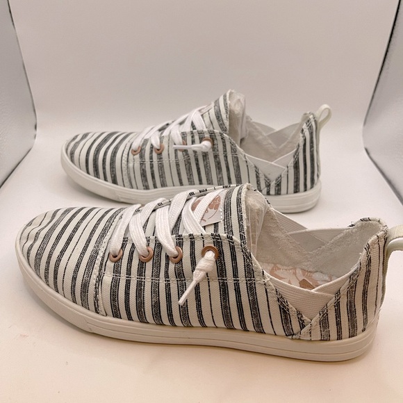 ROXY SURF - Libbie  Size 7 Black & White Stripe - Picture 4 of 4